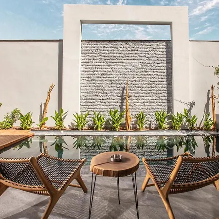 Unique Life Style Hotell 5*