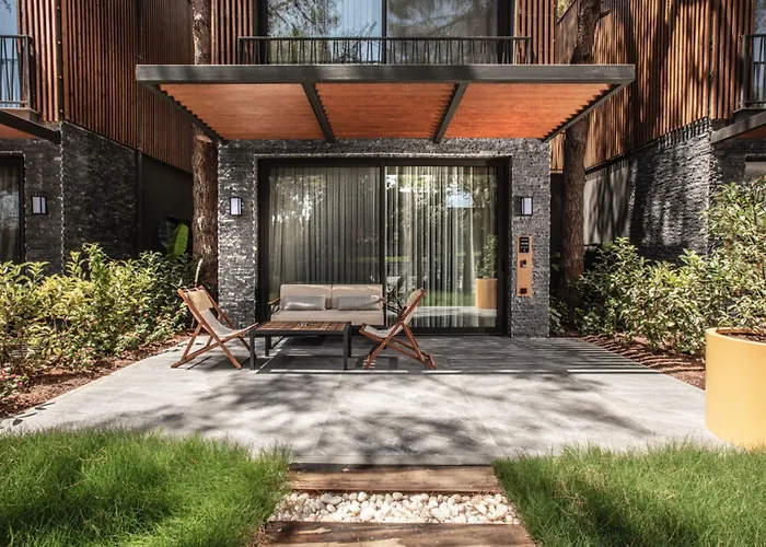 Unique Life Style Otel Kuşadası