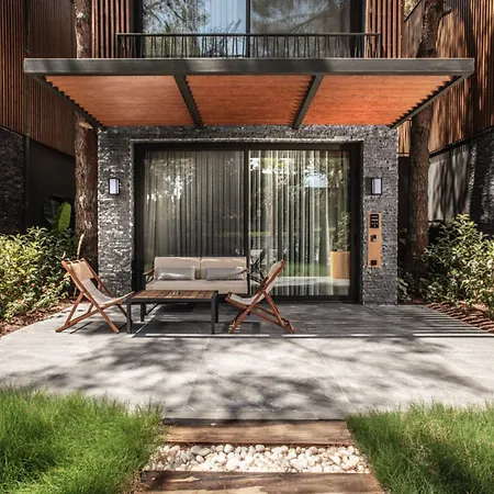 Unique Life Style 酒店 库萨达斯