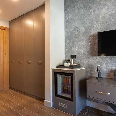 Unique Life Style 酒店 库萨达斯